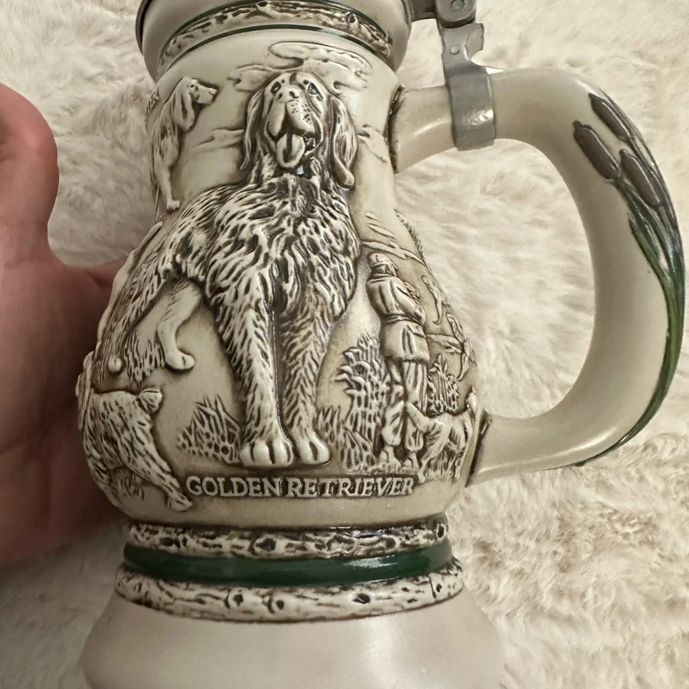 Vintage Avon Great Dogs of the Outdoors Lidded Beer Stein 1991